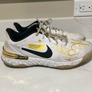 Nike Alpha Huarache Elite 3 Turf White Gold Baseball Shoes Size 10 CV3561-101